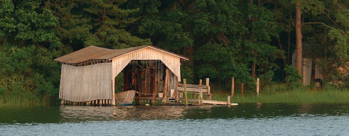 Boathouse on Davis Creek